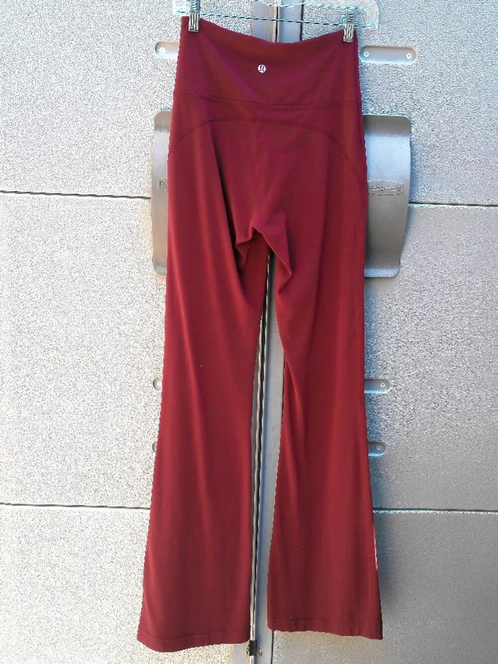 Lululemon Groove Nulu Super High-Rise Flared Pant Size 6 Red Merlot - Picture 2 of 4